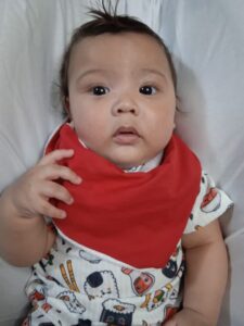 bebê com babador bandana vermelho liso